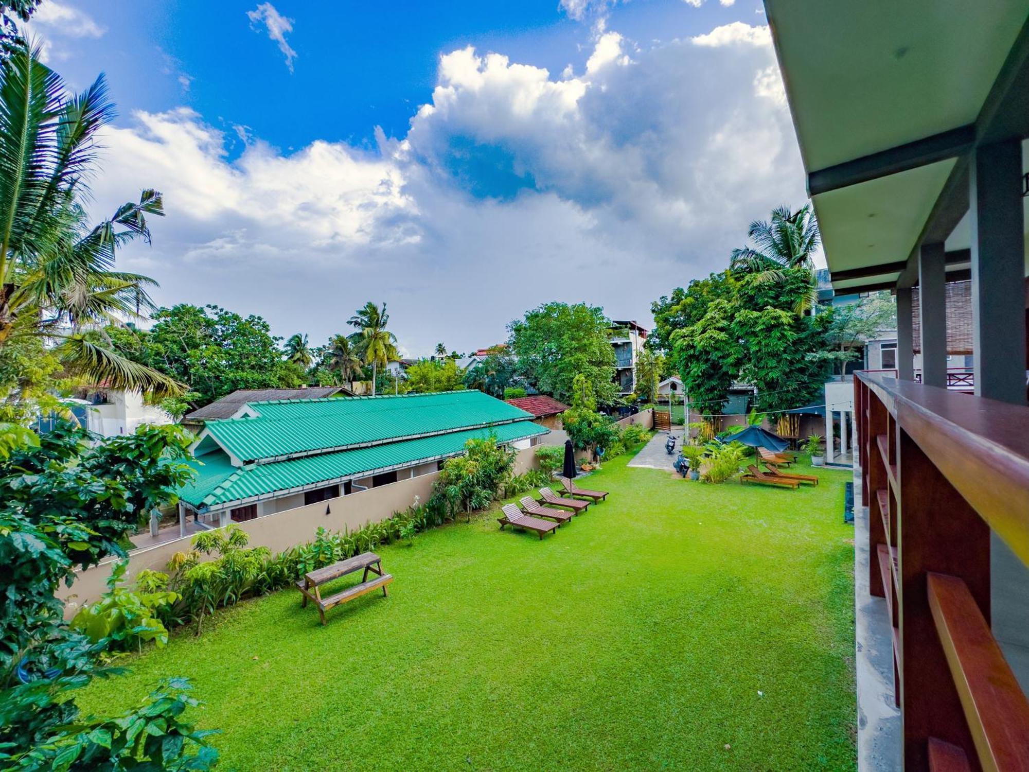 Hotel Tropical - *