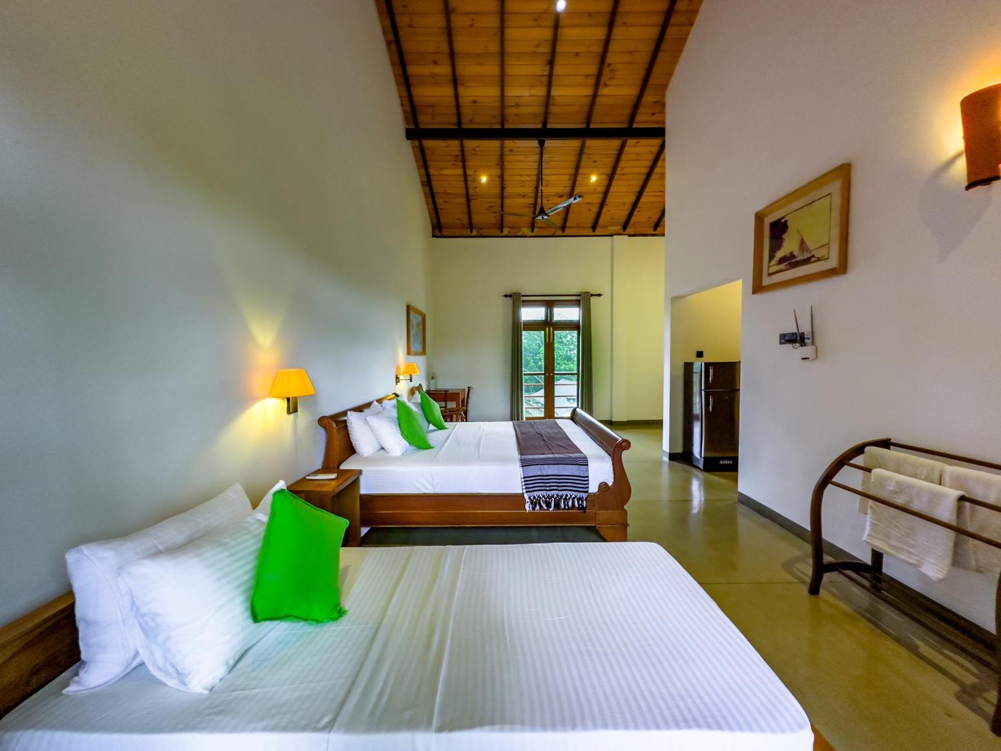 Hotel Tropical - *