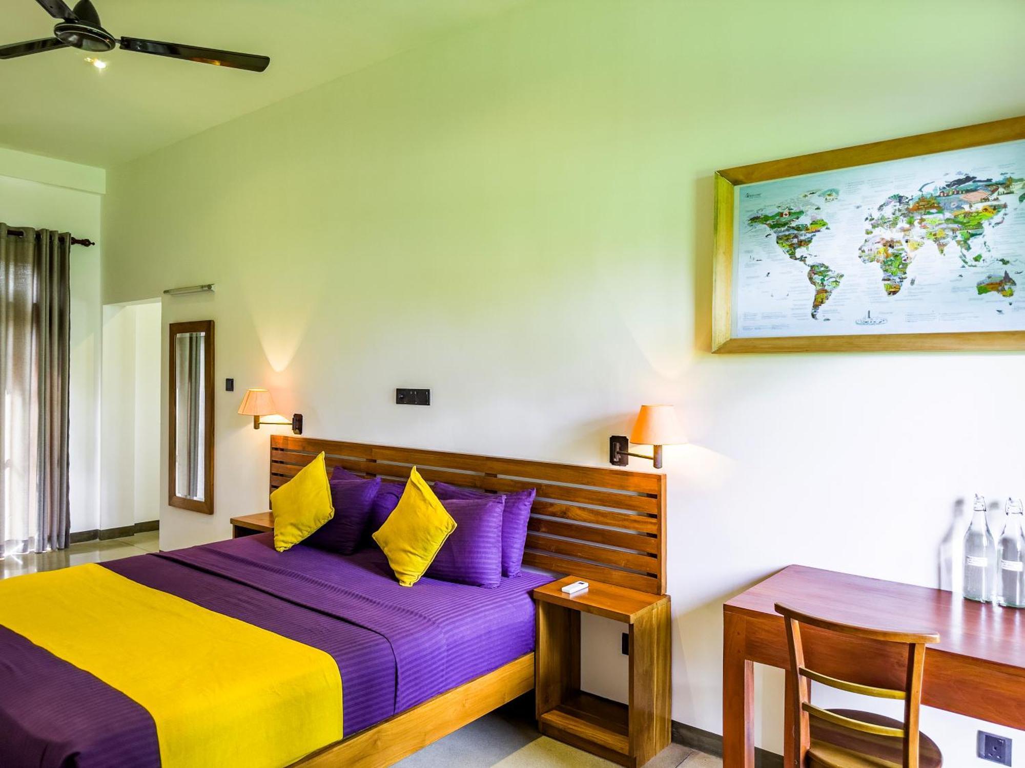 Hotel Tropical - *